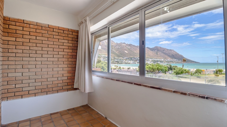 To Let 4 Bedroom Property for Rent in Gordons Bay Village Western Cape